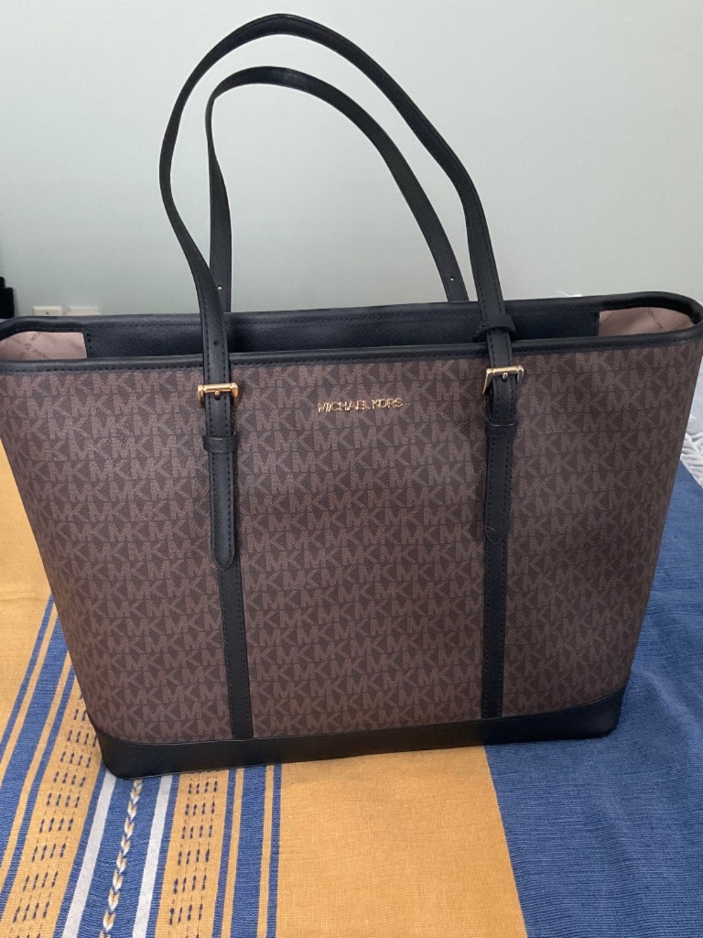 Michael Kors Jet Set Travel Large Top Zip Tote